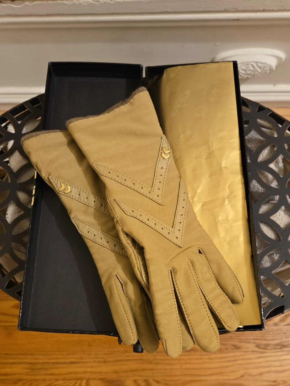 Vintage Isotoner Aris Tan Cashmere Lined Gloves OS